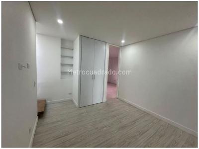 Casa de 3 alcobas en venta en Loma El Atravesado, Envigado, 290 m² · foto 10 de 20
