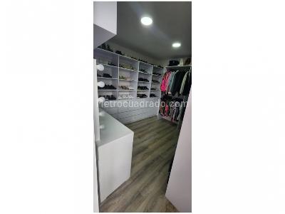 Casa de 3 alcobas en venta en Loma El Atravesado, Envigado, 290 m² · foto 15 de 20