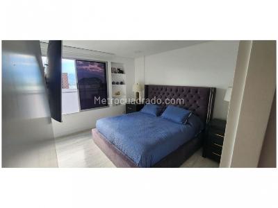 Casa de 3 alcobas en venta en Loma El Atravesado, Envigado, 290 m² · foto 17 de 20