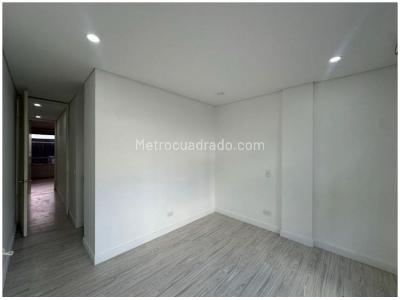 Casa de 3 alcobas en venta en Loma El Atravesado, Envigado, 290 m² · foto 8 de 20
