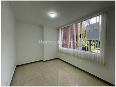 Apartamento de 3 alcobas en venta en Segundo Parque, Medellín, 90 m² · foto 3 de 16