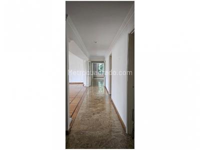 Apartamento de 3 alcobas en venta en El Poblado, Medellín, 217 m² · foto 10 de 20