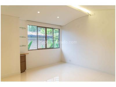 Casa de 3 alcobas en venta en Cola Del Zorro, Medellín, 323 m² · foto 12 de 18
