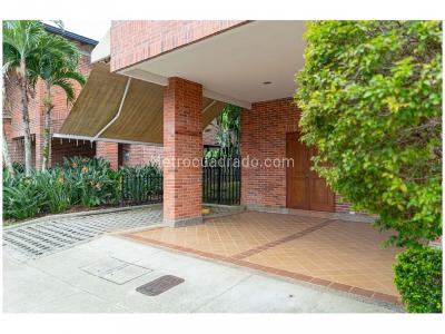 Casa de 3 alcobas en venta en Cola Del Zorro, Medellín, 323 m² · foto 2 de 18