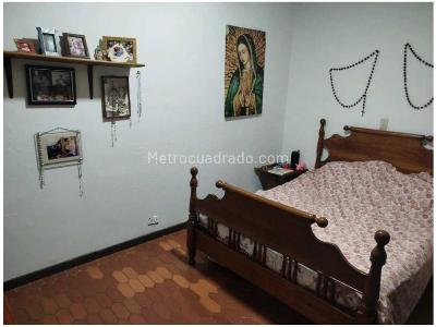 Casa de 5 alcobas en venta en La Castellana, Medellín, 230 m² · foto 12 de 19