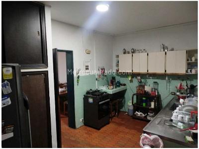 Casa de 5 alcobas en venta en La Castellana, Medellín, 230 m² · foto 15 de 19
