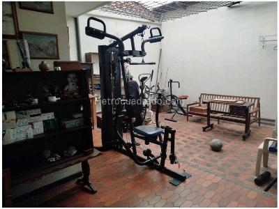 Casa de 5 alcobas en venta en La Castellana, Medellín, 230 m² · foto 17 de 19