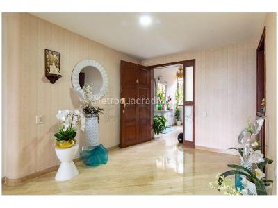 Apartamento de 5 alcobas en venta en Altos Del Poblado, Medellín, 450 m² · foto 3 de 20
