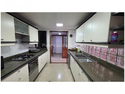 Apartamento de 4 alcobas en venta en Los Balsos, Medellín, 189 m² · foto 9 de 20