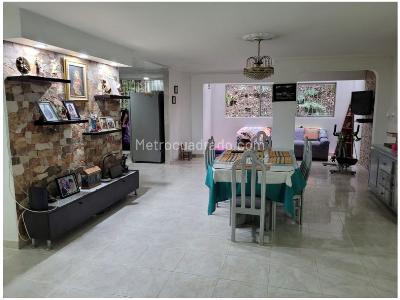 Apartamento de 4 alcobas en venta en Conquistadores, Medellín, 144 m² · foto 2 de 20