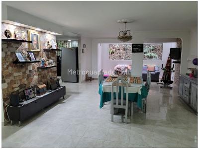 Apartamento de 4 alcobas en venta en Conquistadores, Medellín, 144 m² · foto 3 de 20