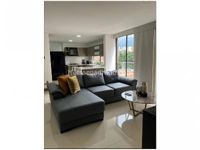 Apartamento de 3 alcobas en venta en Conquistadores, Medellín, 109 m² · foto 2 de 14