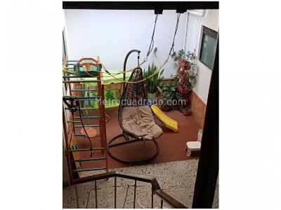 Casa de 5 alcobas en venta en Laureles, Medellín, 290 m² · foto 3 de 11