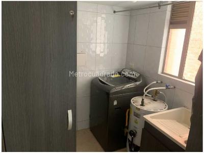 Apartamento de 3 alcobas en venta en La Castellana, Medellín, 118 m² · foto 12 de 17