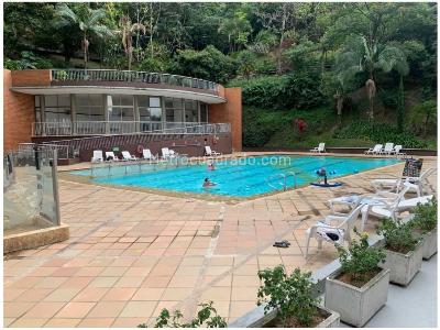 Apartamento de 3 alcobas en venta en La Castellana, Medellín, 118 m² · foto 16 de 17