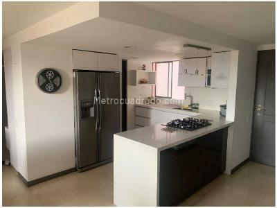 Apartamento de 3 alcobas en venta en La Castellana, Medellín, 118 m² · foto 2 de 17
