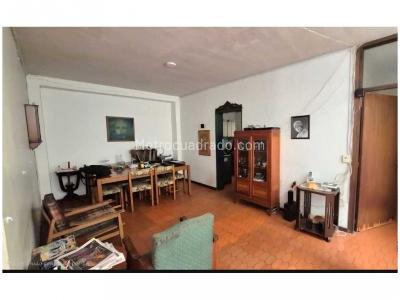 Casa de 5 alcobas en venta en La Castellana, Medellín, 230 m² · foto 11 de 13