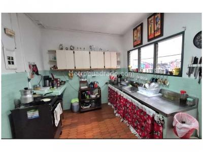 Casa de 5 alcobas en venta en La Castellana, Medellín, 230 m² · foto 9 de 13