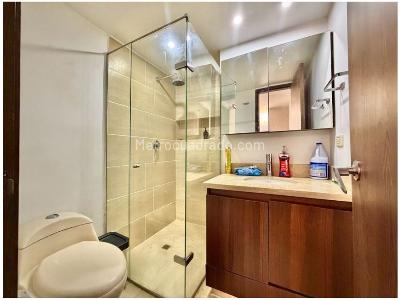 Apartamento de 3 alcobas en venta en Loma De Las Brujas, Envigado, 108 m² · foto 10 de 12