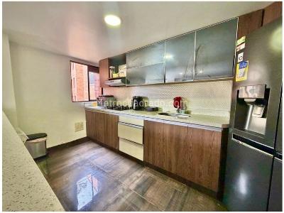 Apartamento de 3 alcobas en venta en Loma De Las Brujas, Envigado, 108 m² · foto 5 de 12