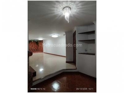 Casa en venta en El Trianon, Envigado · foto 2 de 20