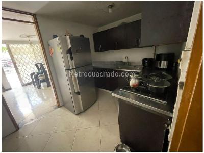 Apartamento de 3 alcobas en venta en Los Colores, Medellín, 107 m² · foto 3 de 9