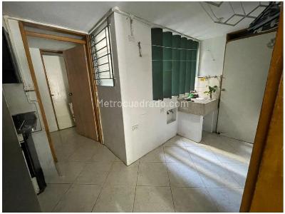 Apartamento de 3 alcobas en venta en Los Colores, Medellín, 107 m² · foto 4 de 9