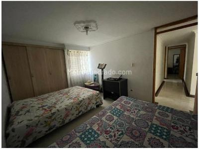 Apartamento de 3 alcobas en venta en Los Colores, Medellín, 107 m² · foto 5 de 9