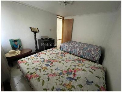 Apartamento de 3 alcobas en venta en Los Colores, Medellín, 107 m² · foto 6 de 9