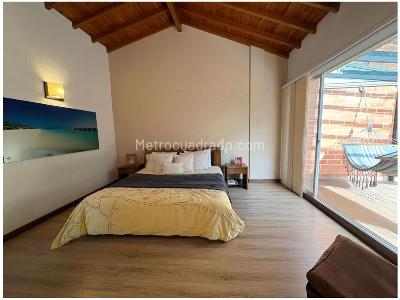 Casa de 3 alcobas en venta en El Poblado, Medellín, 227 m² · foto 11 de 14