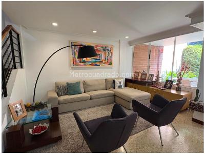 Casa de 3 alcobas en venta en El Poblado, Medellín, 227 m² · foto 2 de 14
