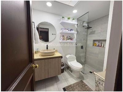 Casa de 3 alcobas en venta en El Poblado, Medellín, 227 m² · foto 6 de 14