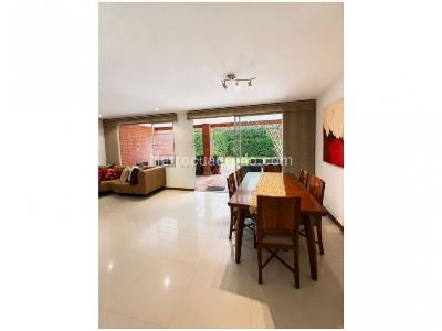 Casa de 3 alcobas en venta en Benedictinos, Envigado, 260 m² · foto 4 de 18