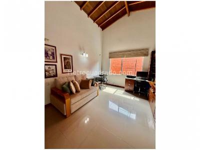 Casa de 3 alcobas en venta en Benedictinos, Envigado, 260 m² · foto 14 de 18