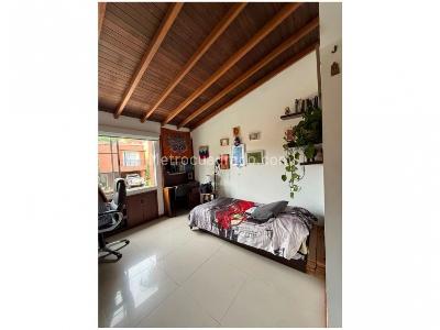 Casa de 3 alcobas en venta en Benedictinos, Envigado, 260 m² · foto 15 de 18