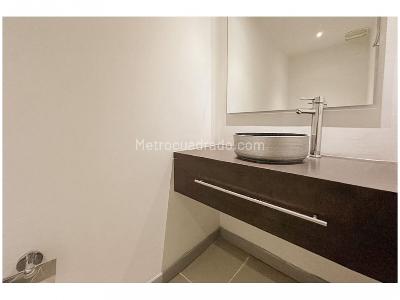 Apartamento de 3 alcobas en venta en Castropol, Medellín, 117 m² · foto 3 de 19