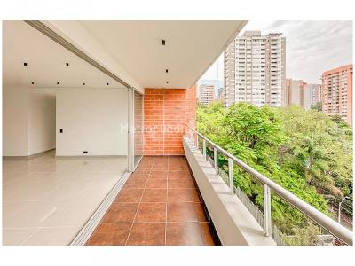 Apartamento de 3 alcobas en venta en Castropol, Medellín, 117 m² · foto 5 de 19