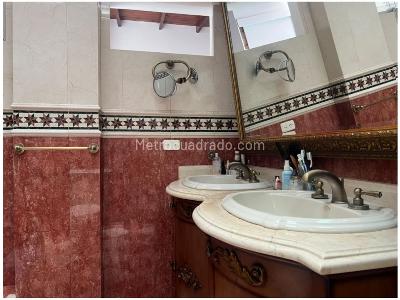 Casa de 5 alcobas en venta en Envigado, Envigado, 264 m² · foto 6 de 11