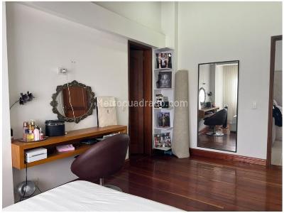 Casa de 5 alcobas en venta en Envigado, Envigado, 264 m² · foto 8 de 11