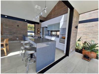 Casa de 3 alcobas en venta en Alto De Las Palmas, Envigado, 280 m² · foto 5 de 12
