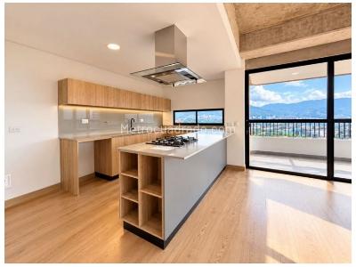 Apartamento de 2 alcobas en venta en Loma De Lalinde, Medellín, 110 m² · foto 5 de 20