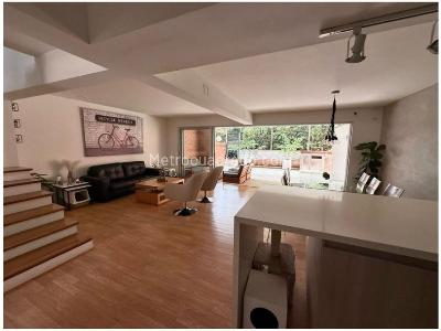 Casa de 3 alcobas en venta en El Poblado, Medellín, 220 m² · foto 4 de 10