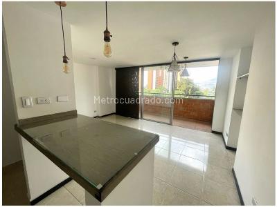 Apartamento de 3 alcobas en venta en Loma De Los Bernal / Parte Baja, Medellín, 84 m² · foto 3 de 20