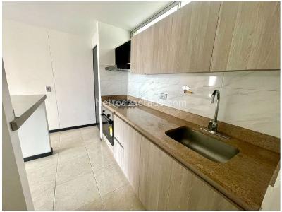 Apartamento de 3 alcobas en venta en Loma De Los Bernal / Parte Baja, Medellín, 84 m² · foto 7 de 20