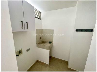 Apartamento de 3 alcobas en venta en Loma De Los Bernal / Parte Baja, Medellín, 84 m² · foto 9 de 20