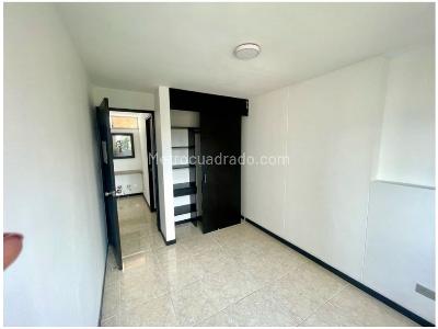 Apartamento de 3 alcobas en venta en Loma De Los Bernal / Parte Baja, Medellín, 84 m² · foto 16 de 20
