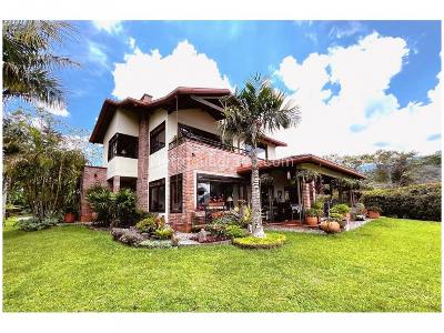 Casa de 4 alcobas en venta en La Catedral, Envigado, 369 m² · foto 18 de 20