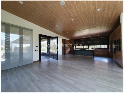 Casa de 4 alcobas en venta en Llanogrande, Rionegro, 540 m² · foto 5 de 11