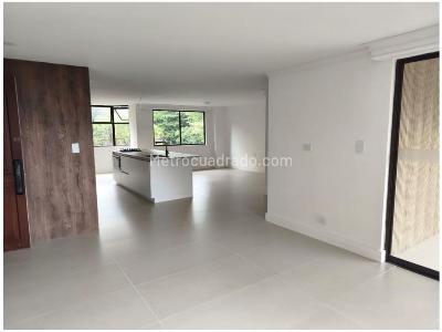 Apartamento de 3 alcobas en venta en El Poblado, Medellín, 150 m² · foto 2 de 2