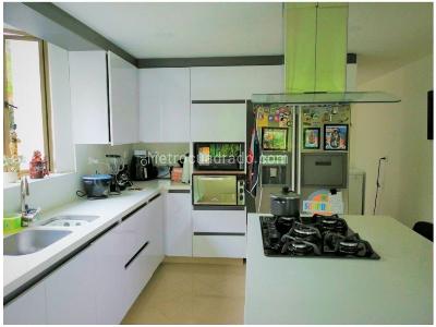 Casa de 4 alcobas en venta en Loma Del Chocho, Envigado, 284 m² · foto 3 de 14
